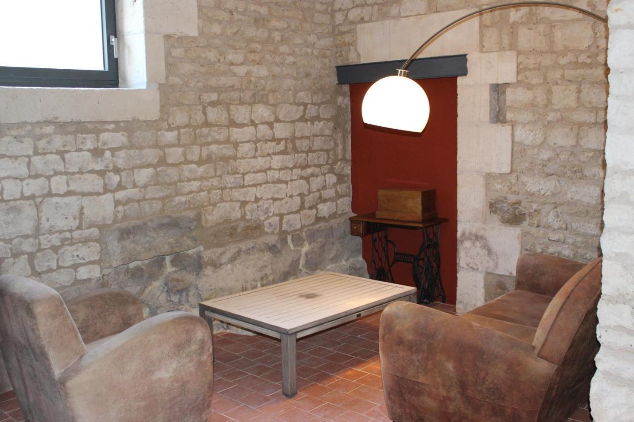 Chateau Des Loups - Les Pommiers Echire Экстерьер фото